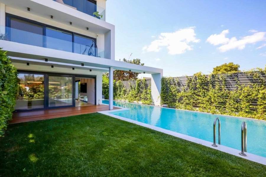 (Προς Πώληση) Κατοικία Μεζονέτα || Αθήνα Νότια/Ελληνικό - 310 τ.μ, 4 Υ/Δ, 2.500.000€ 